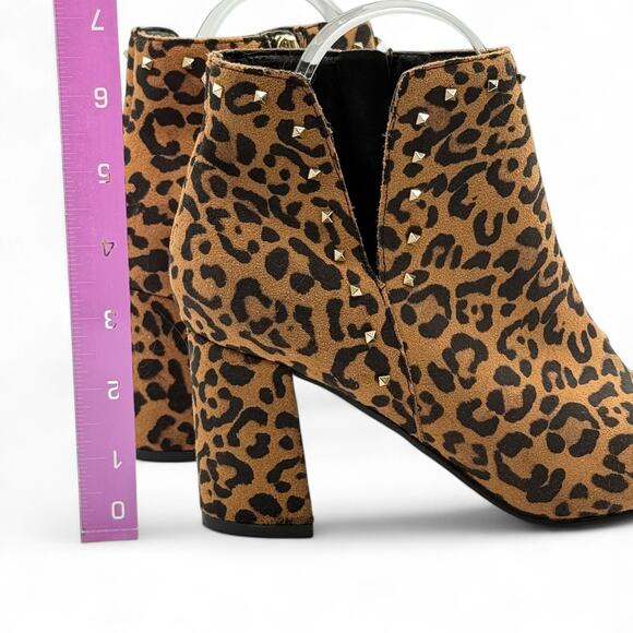 Marc Fisher Client Leopard Print Studded Block Heel Boot Womens 6 Baddie Mobwife - Picture 2 of 12